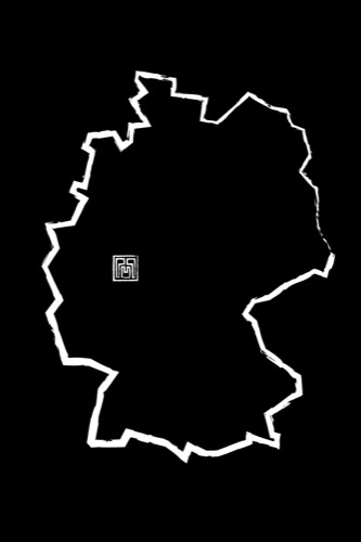 Deutschlandkarte als Pinselstrich, das Manufabo Logo markiert Bad Berleburg